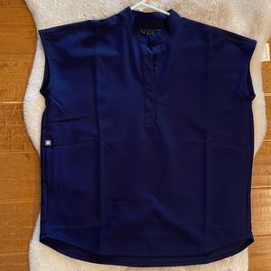 Figs Rafaela top in like new condition